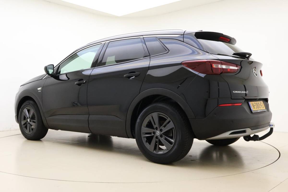 Opel Grandland X Opel Grandland X 1.2 Turbo 120 Jaar Edition | Apple Carplay/Android Auto | Cruise Control | Lichtmetalen velgen 17” | Bluetooth |