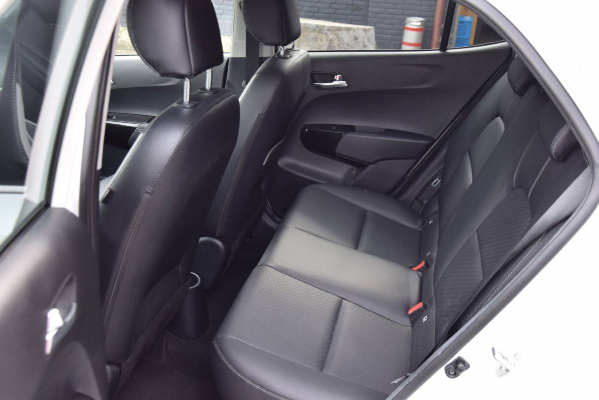 Kia Picanto Kia Picanto 1.0 CVVT Design Edition 2019 Navigator Navigatie Airco Cruise control Carplay