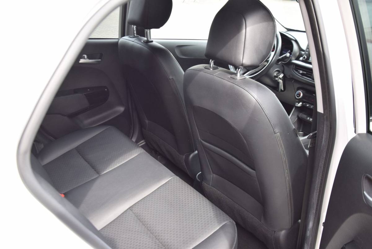 Kia Picanto Kia Picanto 1.0 CVVT Design Edition 2019 Navigator Navigatie Airco Cruise control Carplay