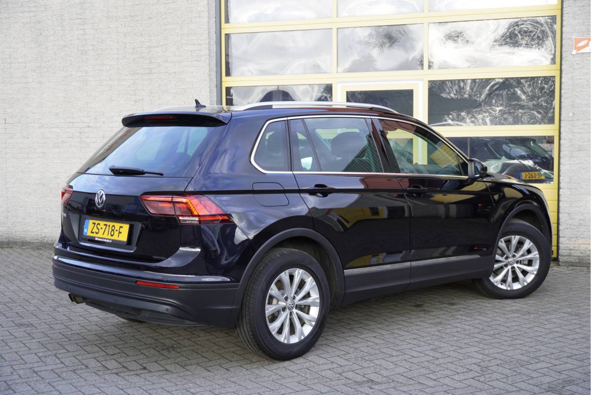 Volkswagen Tiguan Volkswagen Tiguan 1.5 TSI Comfortline Business BJ2019 Lmv 17″ | Led | Pdc | Navi | Elek. achterklep | App-Connect | Climate control | Cruise control | Verwarmde voorstoelen | Extra getint glas