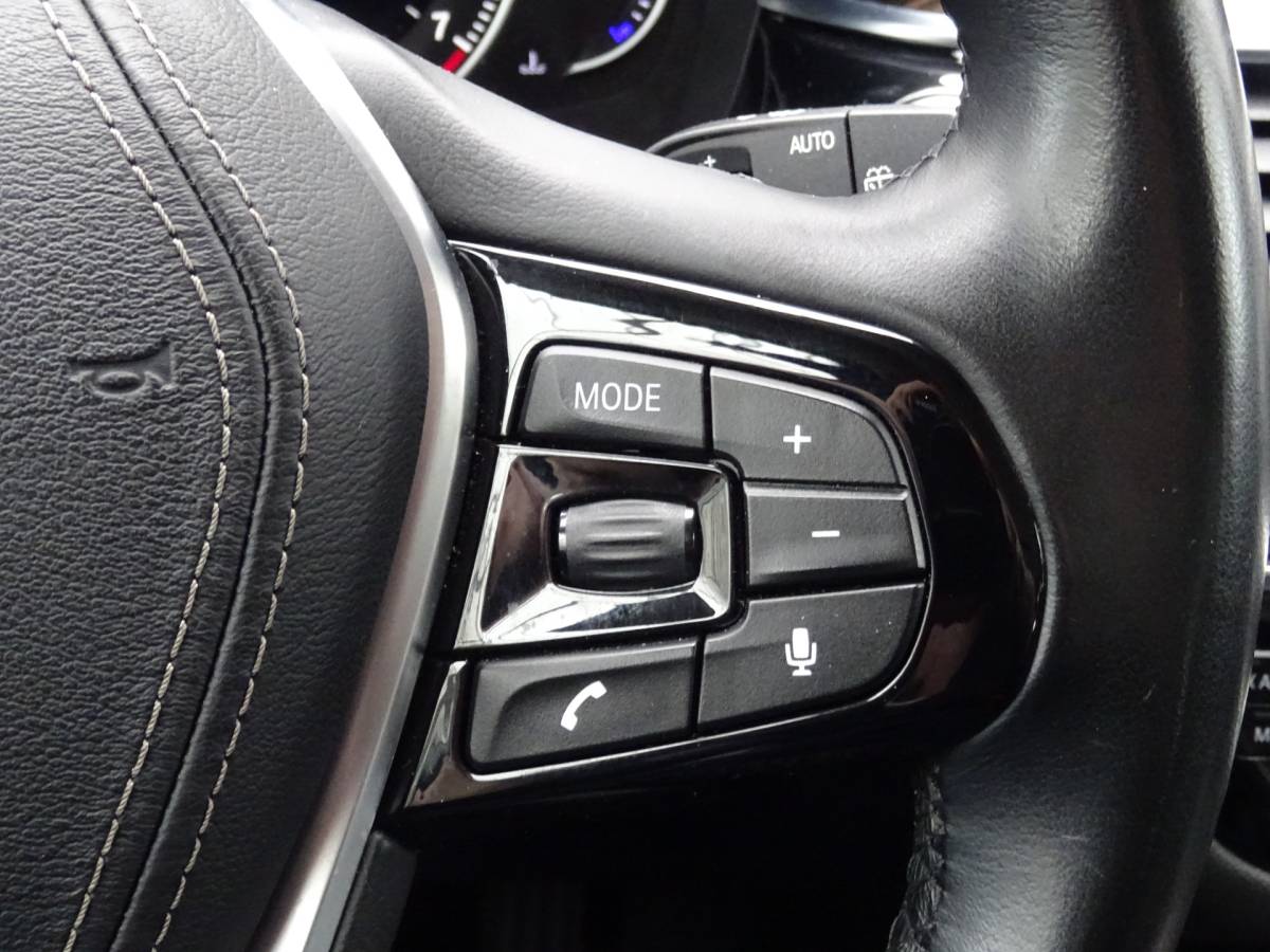 BMW 5 Serie BMW 5-serie Touring 530i High Executive * LED * GR NAVI * LEER !!
