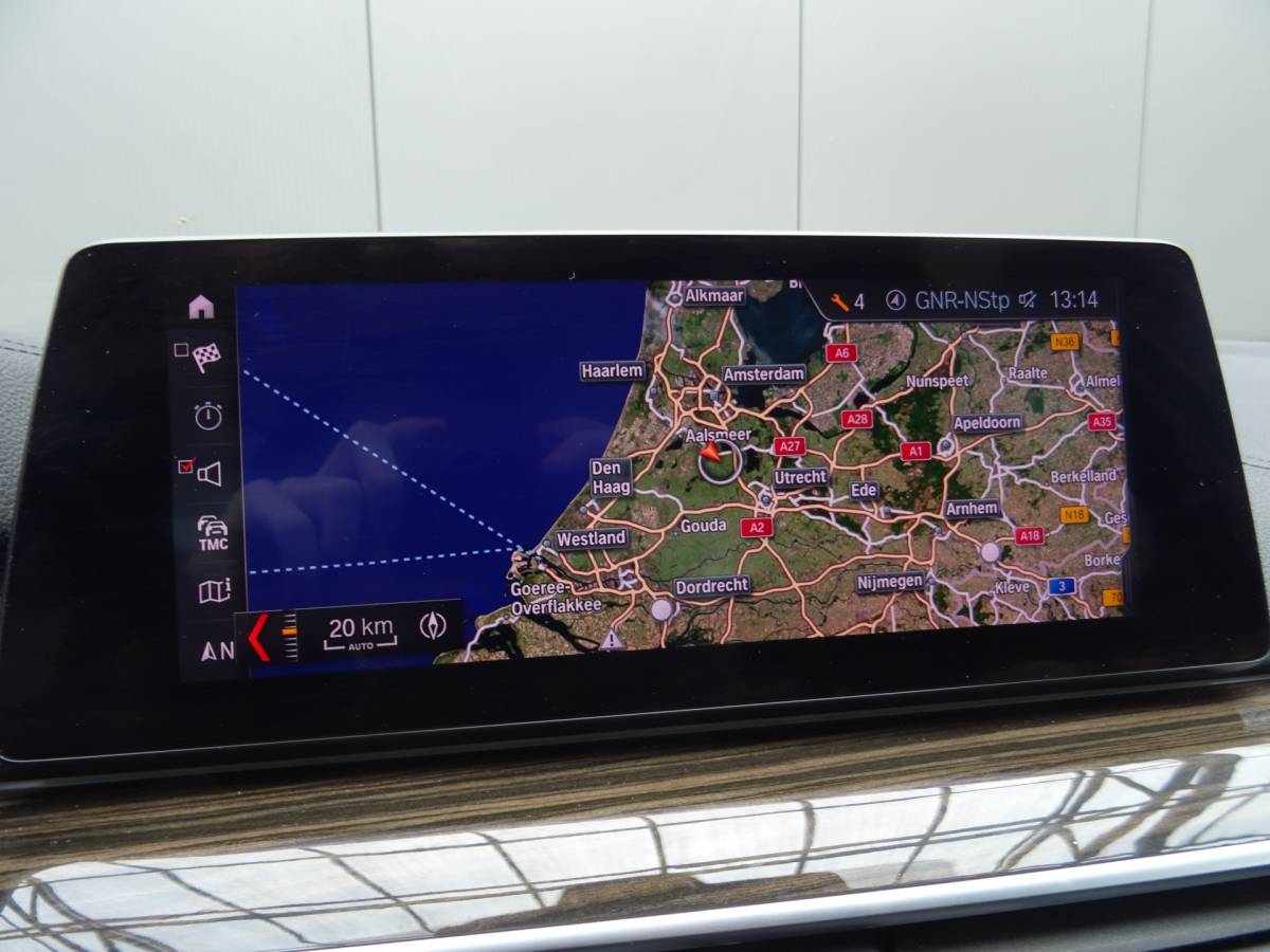 BMW 5 Serie BMW 5-serie Touring 530i High Executive * LED * GR NAVI * LEER !!