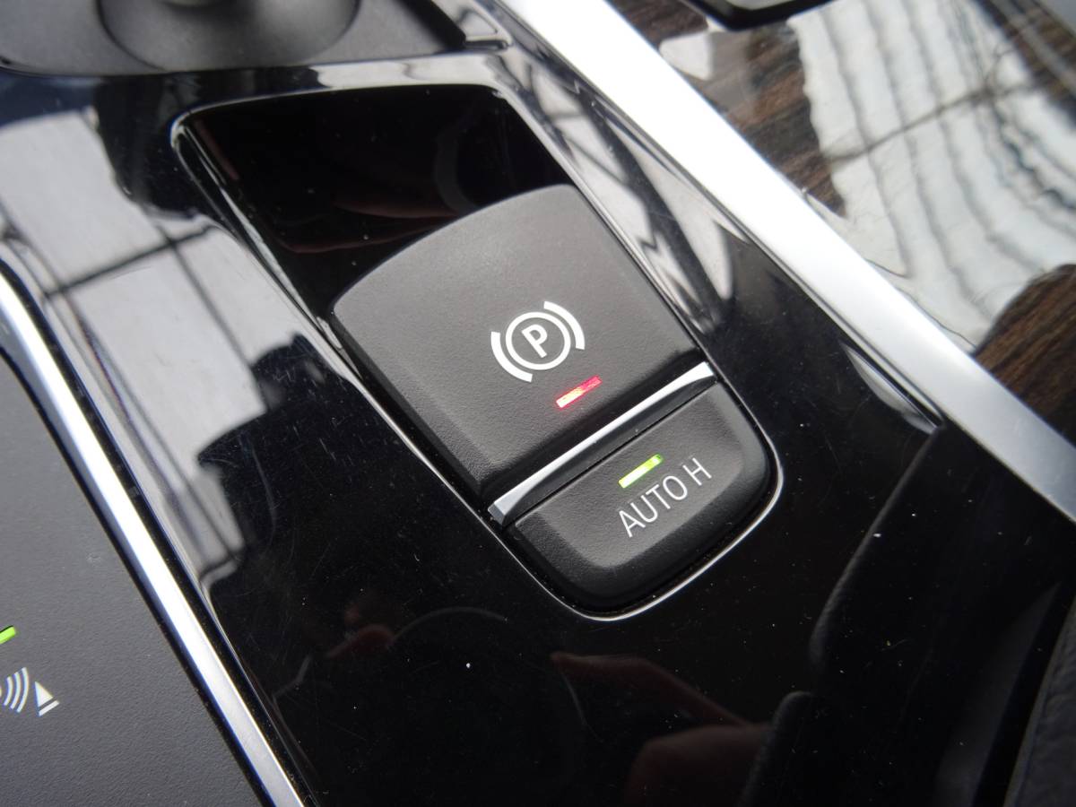 BMW 5 Serie BMW 5-serie Touring 530i High Executive * LED * GR NAVI * LEER !!