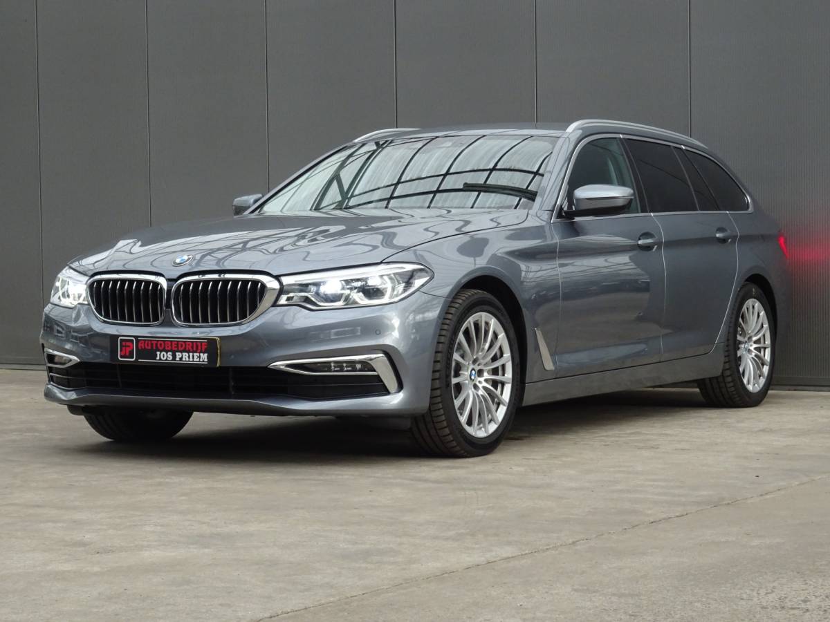 BMW 5 Serie BMW 5-serie Touring 530i High Executive * LED * GR NAVI * LEER !!