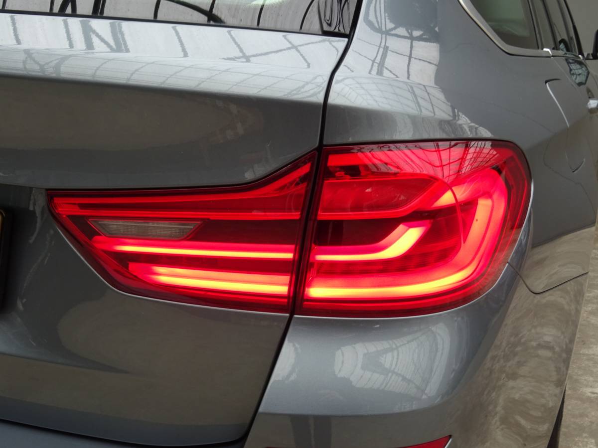 BMW 5 Serie BMW 5-serie Touring 530i High Executive * LED * GR NAVI * LEER !!