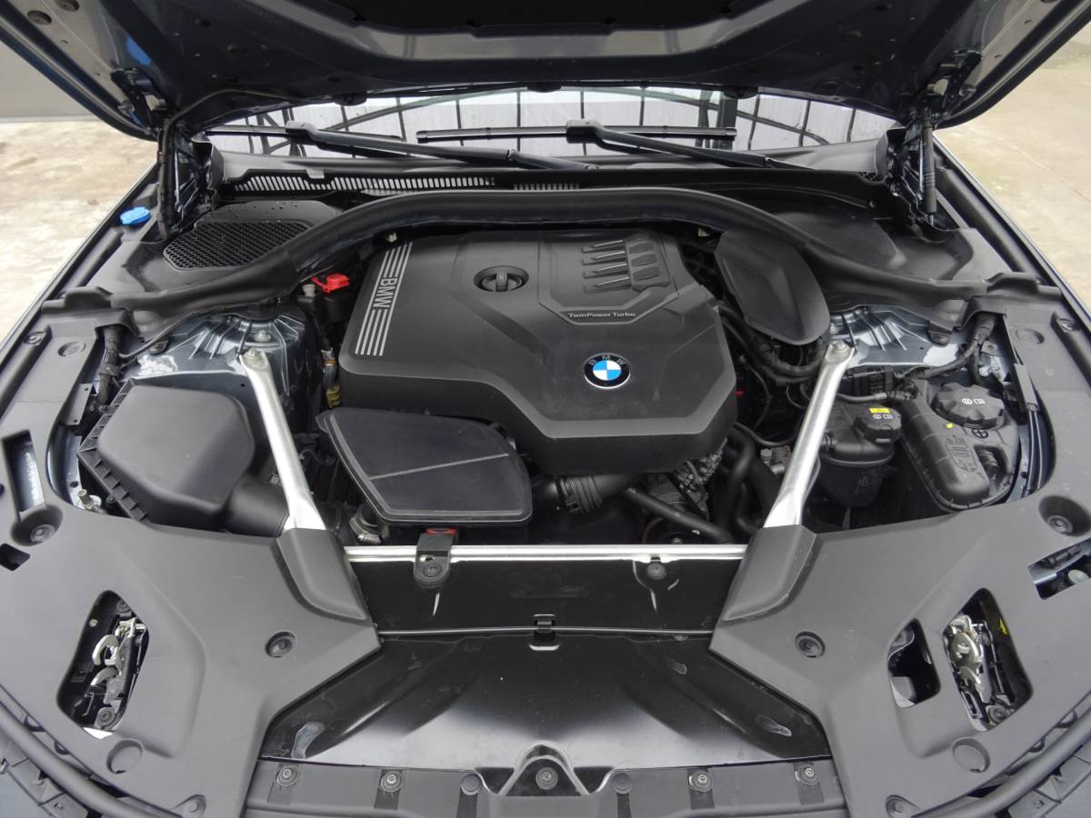 BMW 5 Serie BMW 5-serie Touring 530i High Executive * LED * GR NAVI * LEER !!