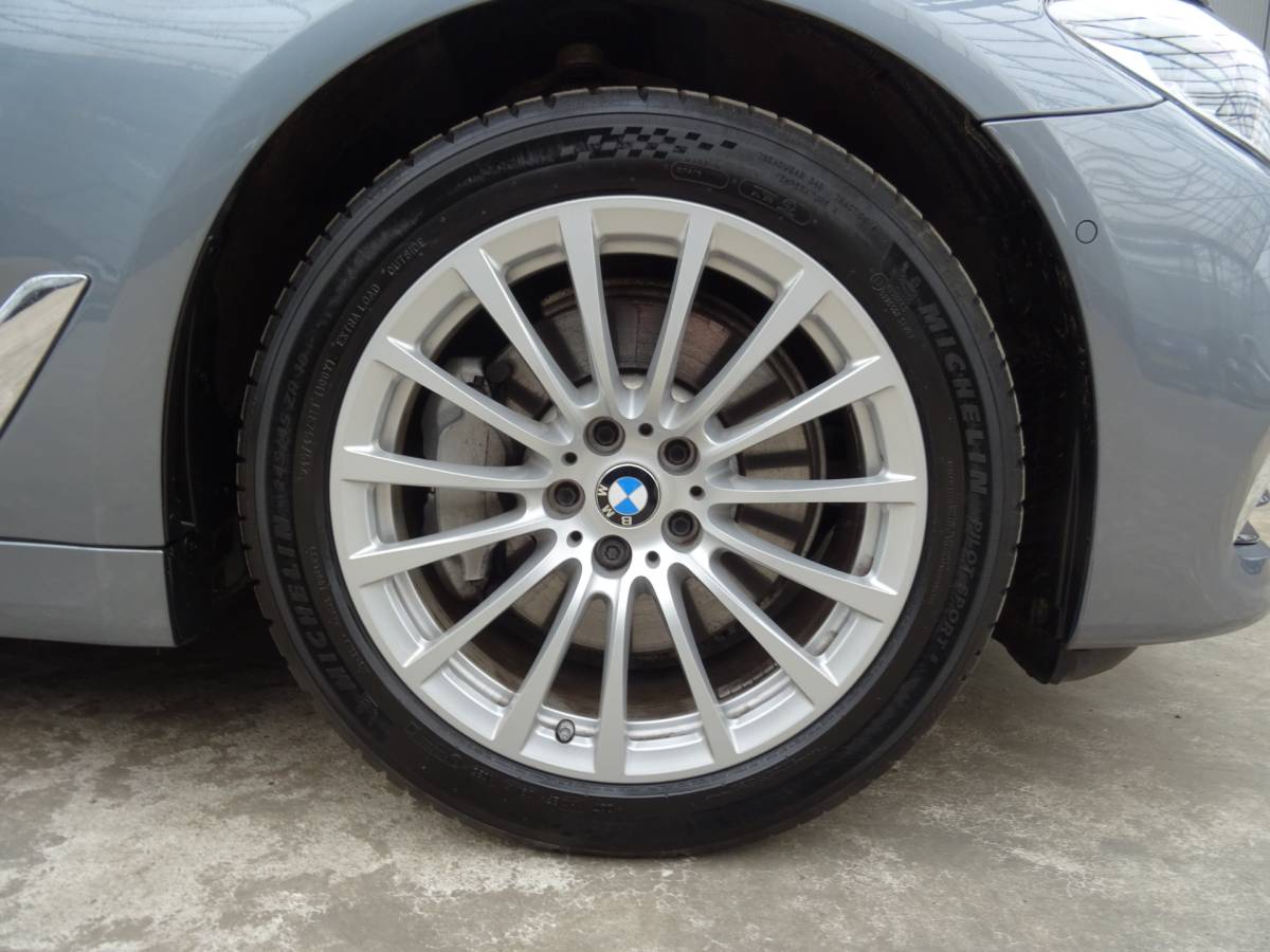 BMW 5 Serie BMW 5-serie Touring 530i High Executive * LED * GR NAVI * LEER !!