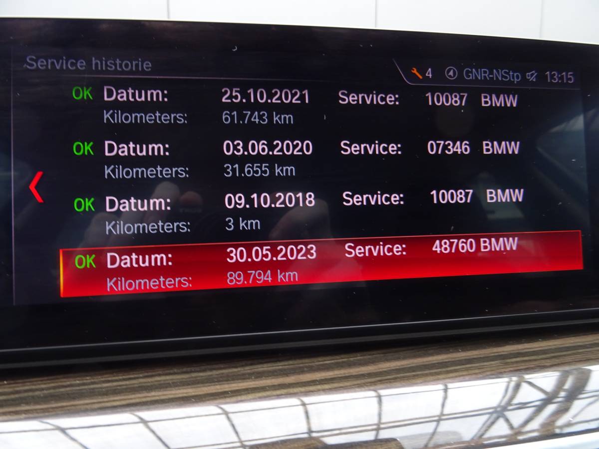 BMW 5 Serie BMW 5-serie Touring 530i High Executive * LED * GR NAVI * LEER !!
