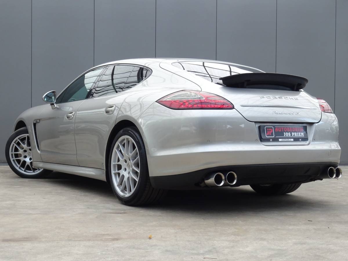 Porsche Panamera Porsche Panamera 4.8 4S * SPORTCHRONO * CARPLAY * YOUNGTIMER !!