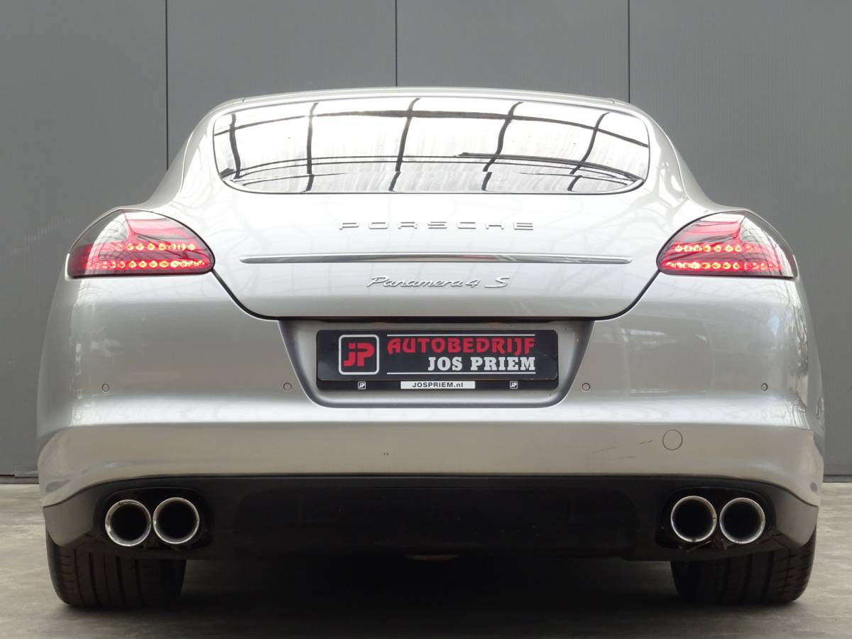 Porsche Panamera Porsche Panamera 4.8 4S * SPORTCHRONO * CARPLAY * YOUNGTIMER !!