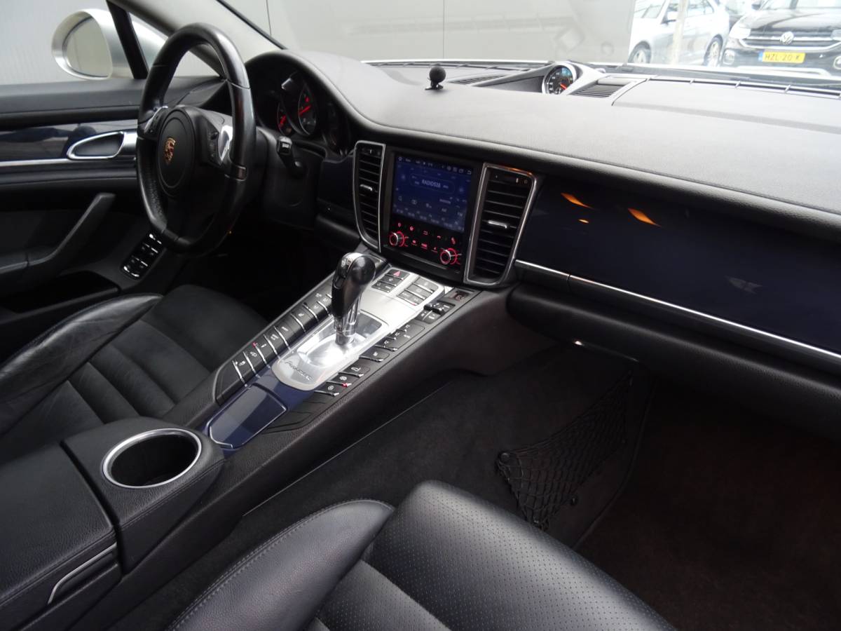 Porsche Panamera Porsche Panamera 4.8 4S * SPORTCHRONO * CARPLAY * YOUNGTIMER !!