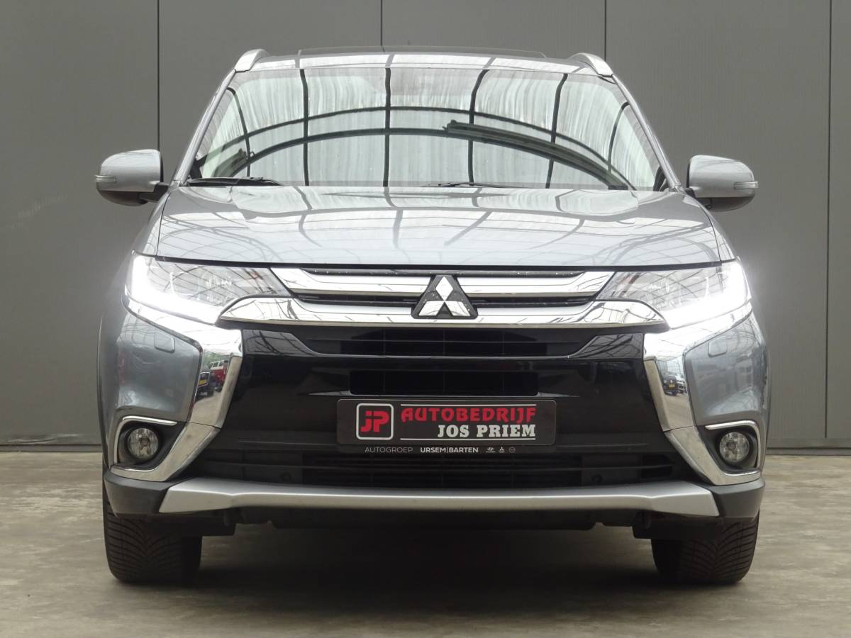 Mitsubishi Outlander Mitsubishi Outlander 2.2 DI-D Instyle 4WD * MEEST LUXE UITV. !!