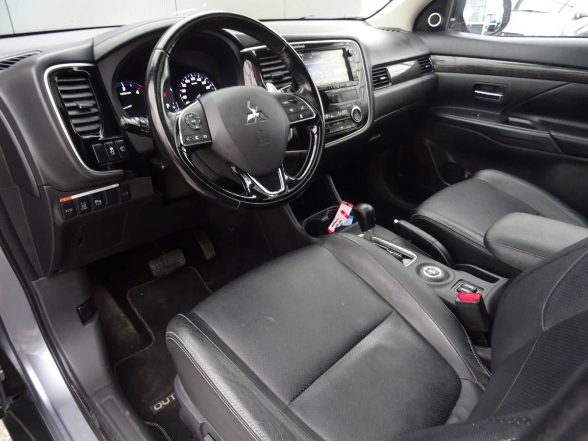 Mitsubishi Outlander Mitsubishi Outlander 2.2 DI-D Instyle 4WD * MEEST LUXE UITV. !!