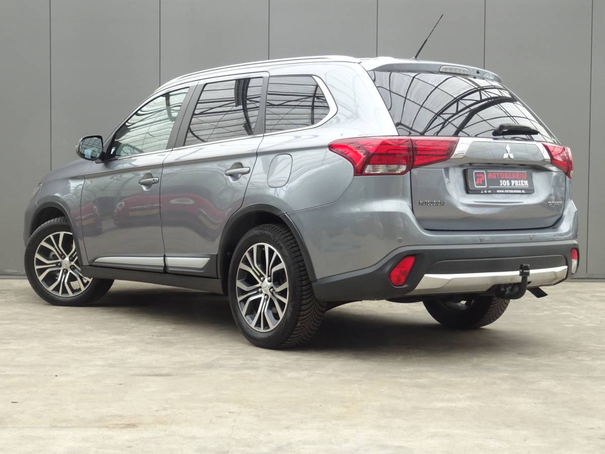 Mitsubishi Outlander Mitsubishi Outlander 2.2 DI-D Instyle 4WD * MEEST LUXE UITV. !!