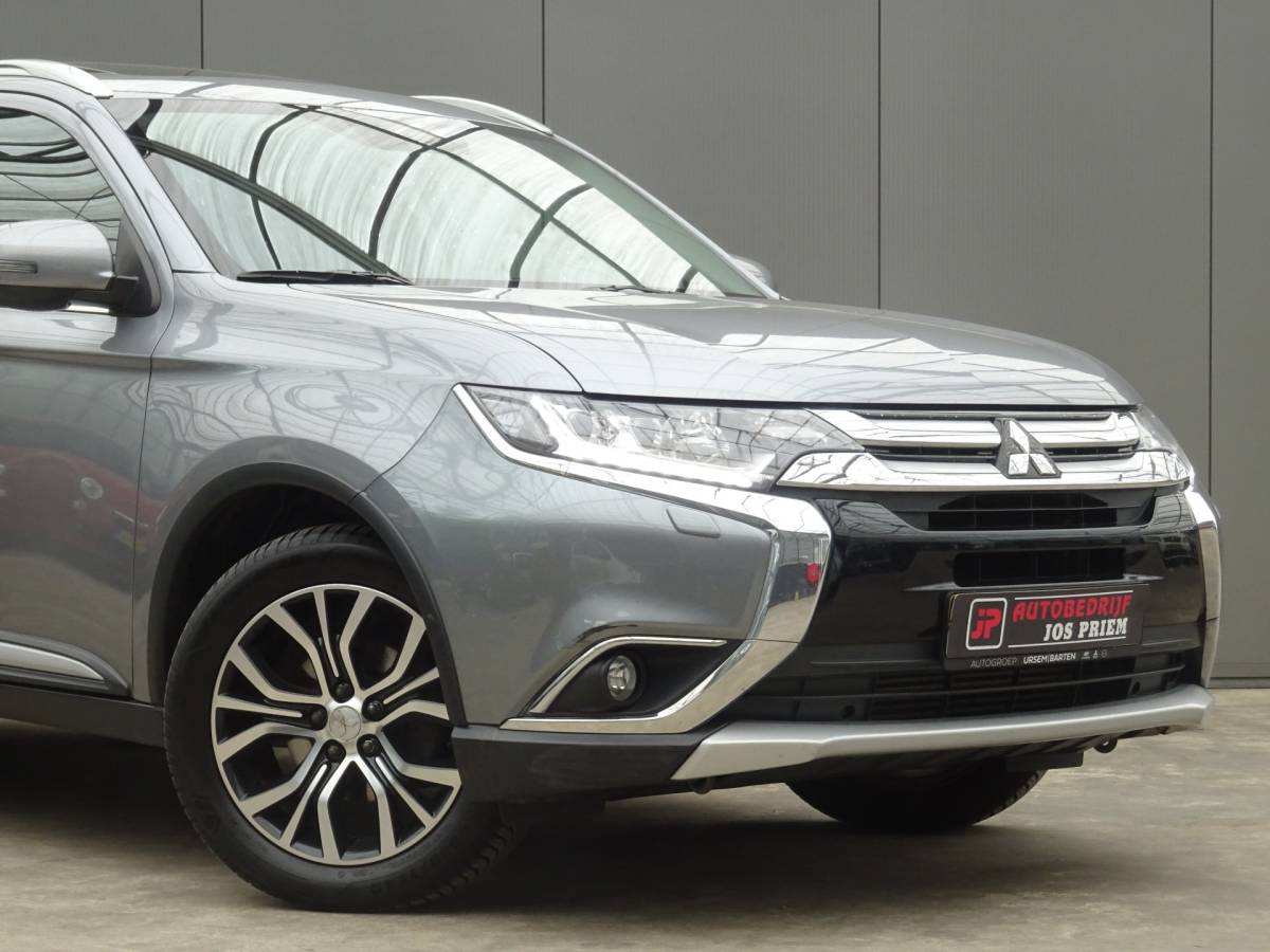 Mitsubishi Outlander Mitsubishi Outlander 2.2 DI-D Instyle 4WD * MEEST LUXE UITV. !!