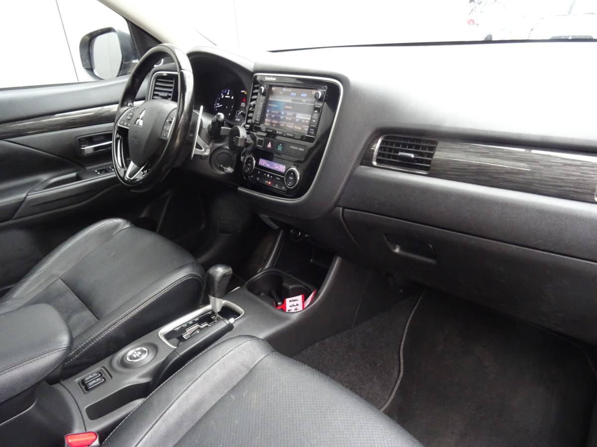 Mitsubishi Outlander Mitsubishi Outlander 2.2 DI-D Instyle 4WD * MEEST LUXE UITV. !!