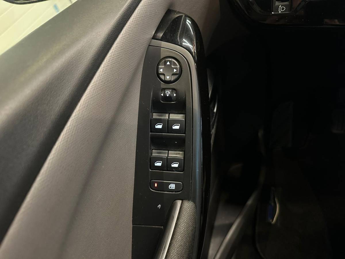 Citroën C4 Spacetourer Citroen C4 SpaceTourer 1.2 PureTech BUSINESS-uitv/CLIMA AIRCO/NAVIGATIE/APPLE CARPLAY/TREKHAAK/LM-VELGEN/ISOFIX/BLUETOOTH/BTW-AUTO