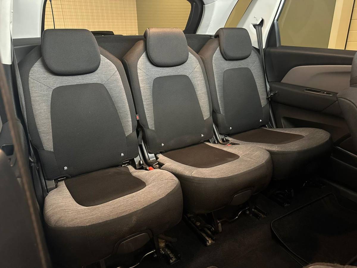 Citroën C4 Spacetourer Citroen C4 SpaceTourer 1.2 PureTech BUSINESS-uitv/CLIMA AIRCO/NAVIGATIE/APPLE CARPLAY/TREKHAAK/LM-VELGEN/ISOFIX/BLUETOOTH/BTW-AUTO