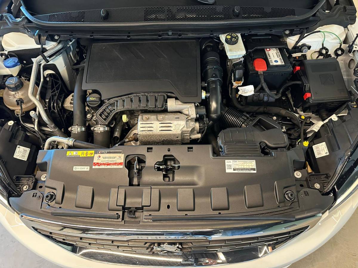 Peugeot 308 Peugeot 308 SW 1.2 PureTech BLUE LEASE PREMIUM|NAVIGATIE|CLIMA AIRCO|ISOFIX|CRUISECONTROL|APPLE CARPLAY+ANDROID|PANORAMADAK|LEER