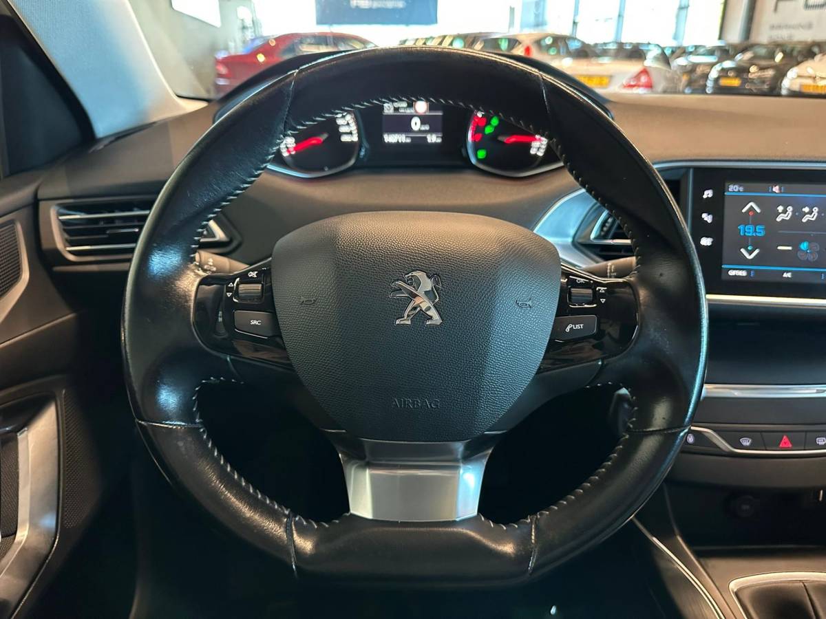 Peugeot 308 Peugeot 308 SW 1.2 PureTech BLUE LEASE PREMIUM|NAVIGATIE|CLIMA AIRCO|ISOFIX|CRUISECONTROL|APPLE CARPLAY+ANDROID|PANORAMADAK|LEER