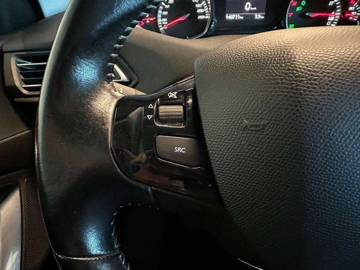 Peugeot 308 Peugeot 308 SW 1.2 PureTech BLUE LEASE PREMIUM|NAVIGATIE|CLIMA AIRCO|ISOFIX|CRUISECONTROL|APPLE CARPLAY+ANDROID|PANORAMADAK|LEER