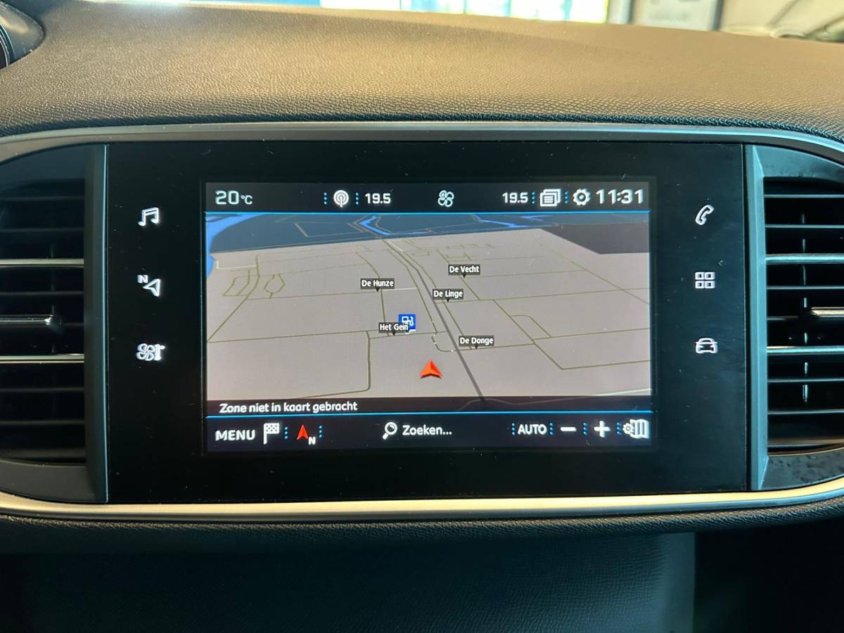 Peugeot 308 Peugeot 308 SW 1.2 PureTech BLUE LEASE PREMIUM|NAVIGATIE|CLIMA AIRCO|ISOFIX|CRUISECONTROL|APPLE CARPLAY+ANDROID|PANORAMADAK|LEER