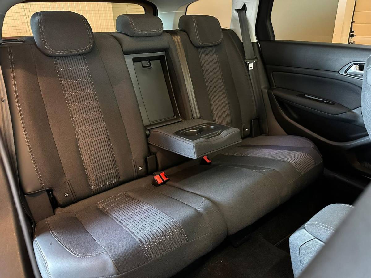 Peugeot 308 Peugeot 308 SW 1.2 PureTech BLUE LEASE PREMIUM|NAVIGATIE|CLIMA AIRCO|ISOFIX|CRUISECONTROL|APPLE CARPLAY+ANDROID|PANORAMADAK|LEER