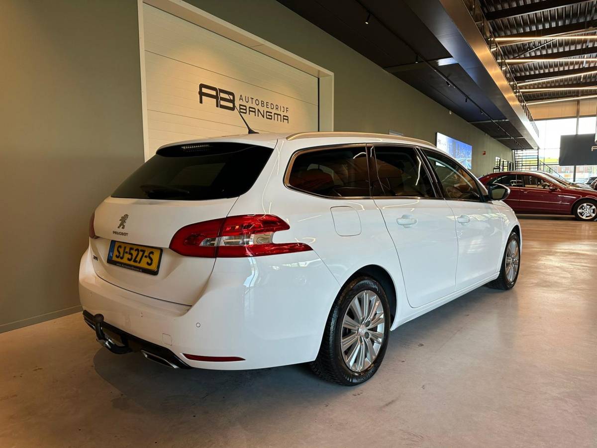Peugeot 308 Peugeot 308 SW 1.2 PureTech BLUE LEASE PREMIUM|NAVIGATIE|CLIMA AIRCO|ISOFIX|CRUISECONTROL|APPLE CARPLAY+ANDROID|PANORAMADAK|LEER