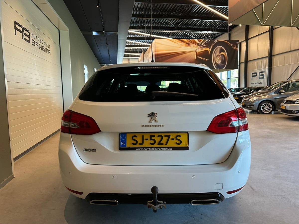 Peugeot 308 Peugeot 308 SW 1.2 PureTech BLUE LEASE PREMIUM|NAVIGATIE|CLIMA AIRCO|ISOFIX|CRUISECONTROL|APPLE CARPLAY+ANDROID|PANORAMADAK|LEER