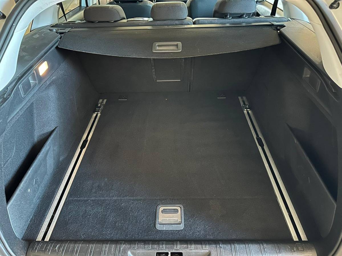 Peugeot 308 Peugeot 308 SW 1.2 PureTech BLUE LEASE PREMIUM|NAVIGATIE|CLIMA AIRCO|ISOFIX|CRUISECONTROL|APPLE CARPLAY+ANDROID|PANORAMADAK|LEER