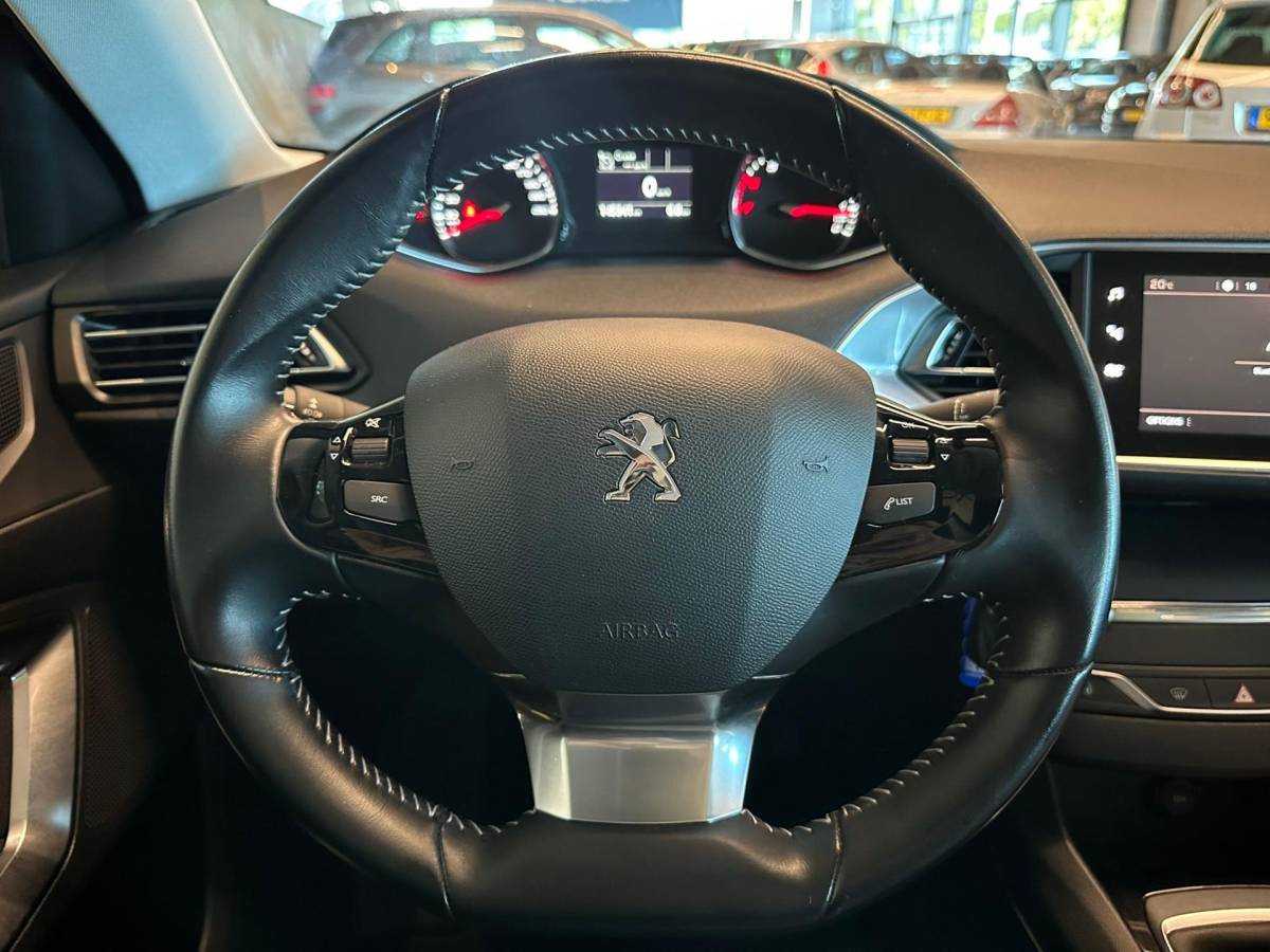 Peugeot 308 Peugeot 308 1.2 PureTech BLUE LEASE EXECUTIVE|CLIMA AIRCO|NAVIGATIE|APPLE CARPLAY+ANDROID|PANORAMADAK|LM-VELG|CRUISECONTROL|ISOFIX