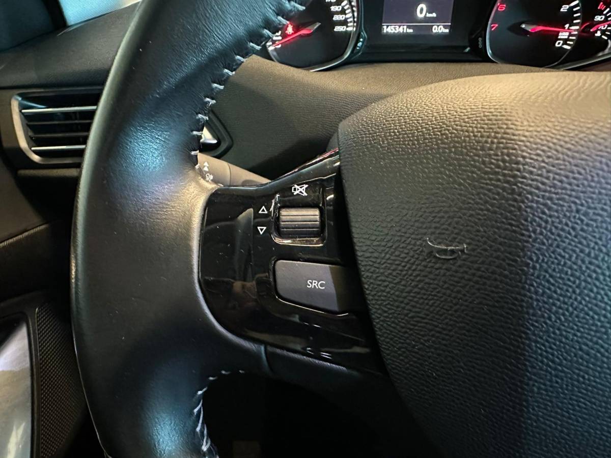 Peugeot 308 Peugeot 308 1.2 PureTech BLUE LEASE EXECUTIVE|CLIMA AIRCO|NAVIGATIE|APPLE CARPLAY+ANDROID|PANORAMADAK|LM-VELG|CRUISECONTROL|ISOFIX