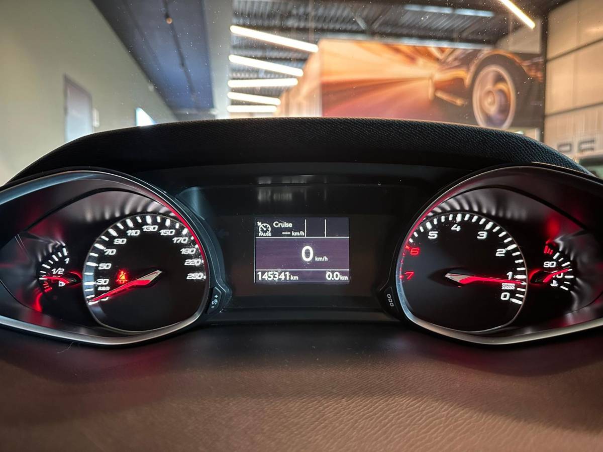 Peugeot 308 Peugeot 308 1.2 PureTech BLUE LEASE EXECUTIVE|CLIMA AIRCO|NAVIGATIE|APPLE CARPLAY+ANDROID|PANORAMADAK|LM-VELG|CRUISECONTROL|ISOFIX