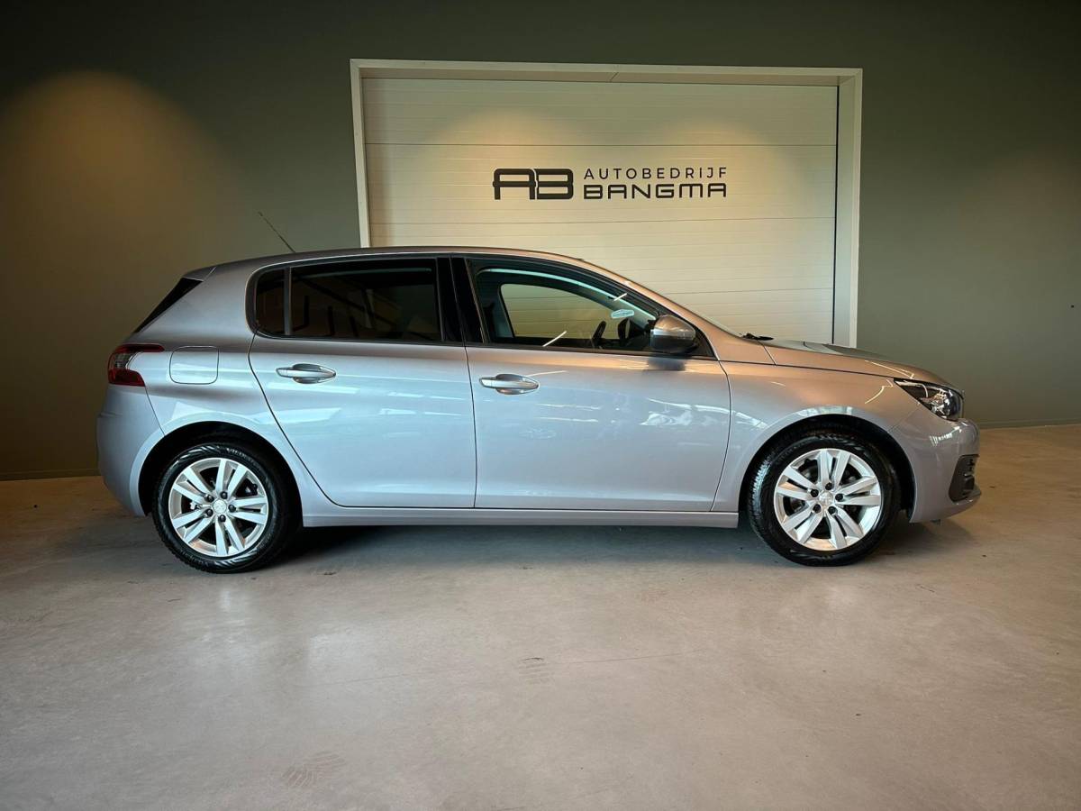 Peugeot 308 Peugeot 308 1.2 PureTech BLUE LEASE EXECUTIVE|CLIMA AIRCO|NAVIGATIE|APPLE CARPLAY+ANDROID|PANORAMADAK|LM-VELG|CRUISECONTROL|ISOFIX