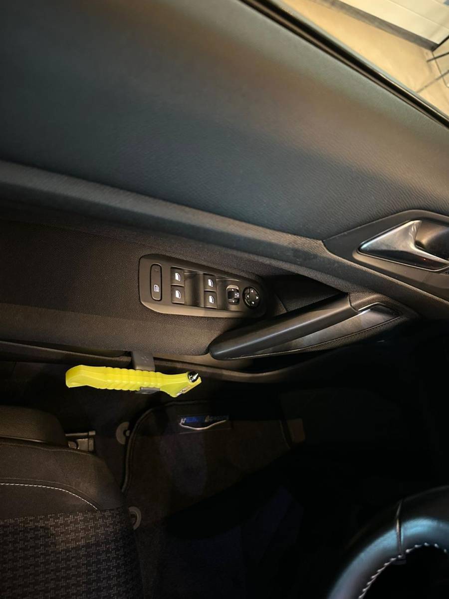 Peugeot 308 Peugeot 308 1.2 PureTech BLUE LEASE EXECUTIVE|CLIMA AIRCO|NAVIGATIE|APPLE CARPLAY+ANDROID|PANORAMADAK|LM-VELG|CRUISECONTROL|ISOFIX