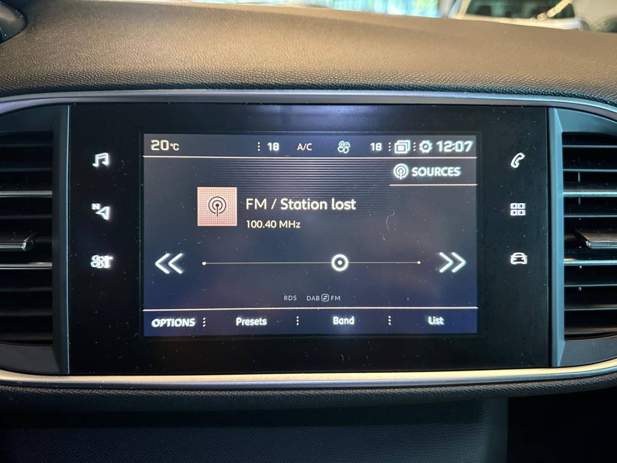 Peugeot 308 Peugeot 308 1.2 PureTech BLUE LEASE EXECUTIVE|CLIMA AIRCO|NAVIGATIE|APPLE CARPLAY+ANDROID|PANORAMADAK|LM-VELG|CRUISECONTROL|ISOFIX