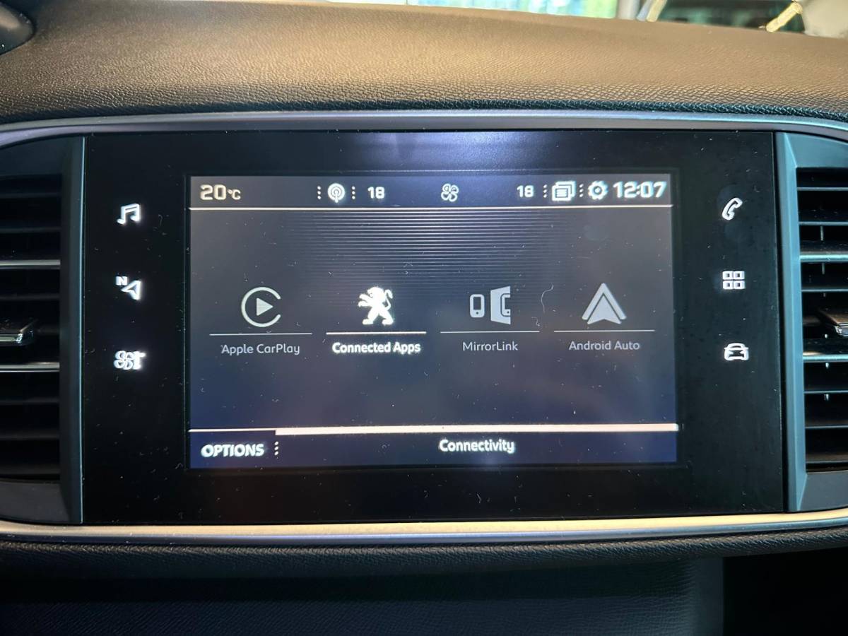 Peugeot 308 Peugeot 308 1.2 PureTech BLUE LEASE EXECUTIVE|CLIMA AIRCO|NAVIGATIE|APPLE CARPLAY+ANDROID|PANORAMADAK|LM-VELG|CRUISECONTROL|ISOFIX