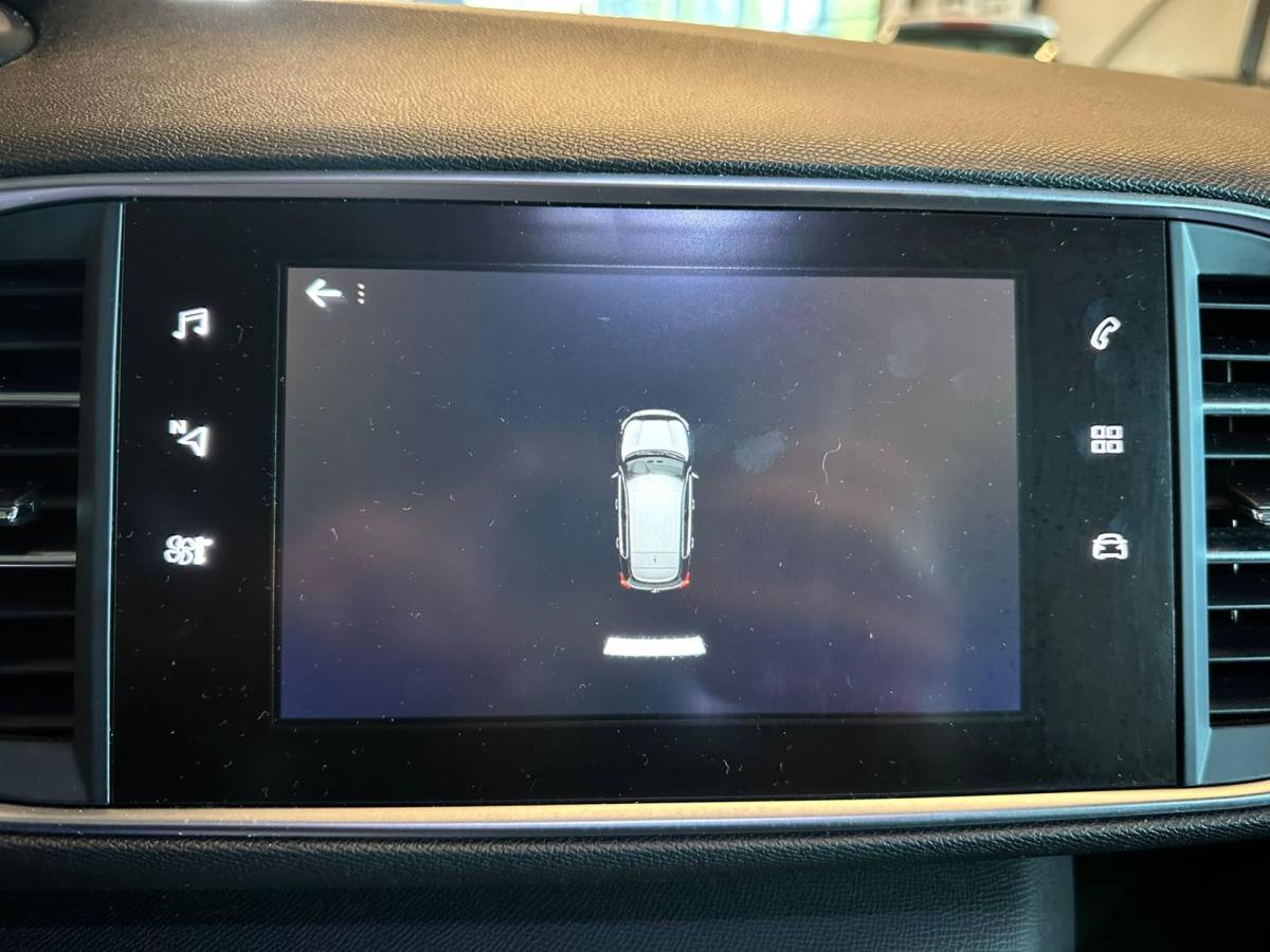 Peugeot 308 Peugeot 308 1.2 PureTech BLUE LEASE EXECUTIVE|CLIMA AIRCO|NAVIGATIE|APPLE CARPLAY+ANDROID|PANORAMADAK|LM-VELG|CRUISECONTROL|ISOFIX