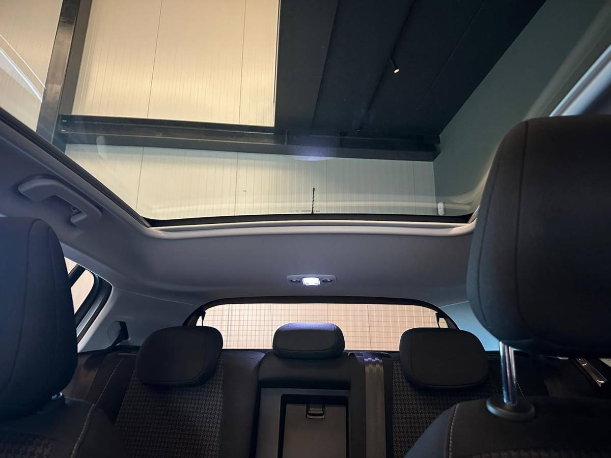 Peugeot 308 Peugeot 308 1.2 PureTech BLUE LEASE EXECUTIVE|CLIMA AIRCO|NAVIGATIE|APPLE CARPLAY+ANDROID|PANORAMADAK|LM-VELG|CRUISECONTROL|ISOFIX