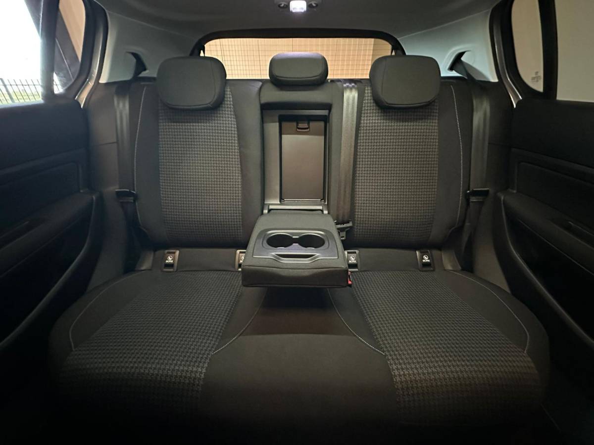 Peugeot 308 Peugeot 308 1.2 PureTech BLUE LEASE EXECUTIVE|CLIMA AIRCO|NAVIGATIE|APPLE CARPLAY+ANDROID|PANORAMADAK|LM-VELG|CRUISECONTROL|ISOFIX