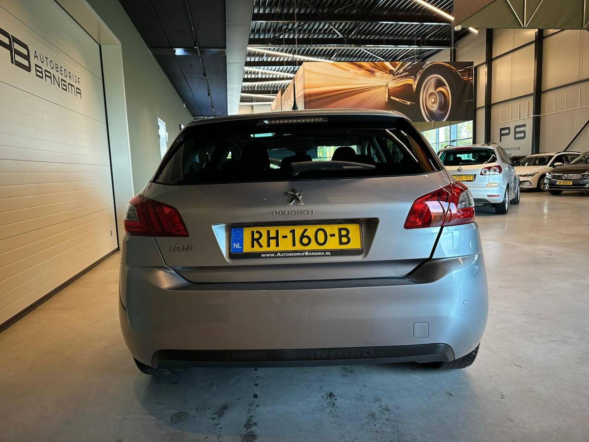 Peugeot 308 Peugeot 308 1.2 PureTech BLUE LEASE EXECUTIVE|CLIMA AIRCO|NAVIGATIE|APPLE CARPLAY+ANDROID|PANORAMADAK|LM-VELG|CRUISECONTROL|ISOFIX