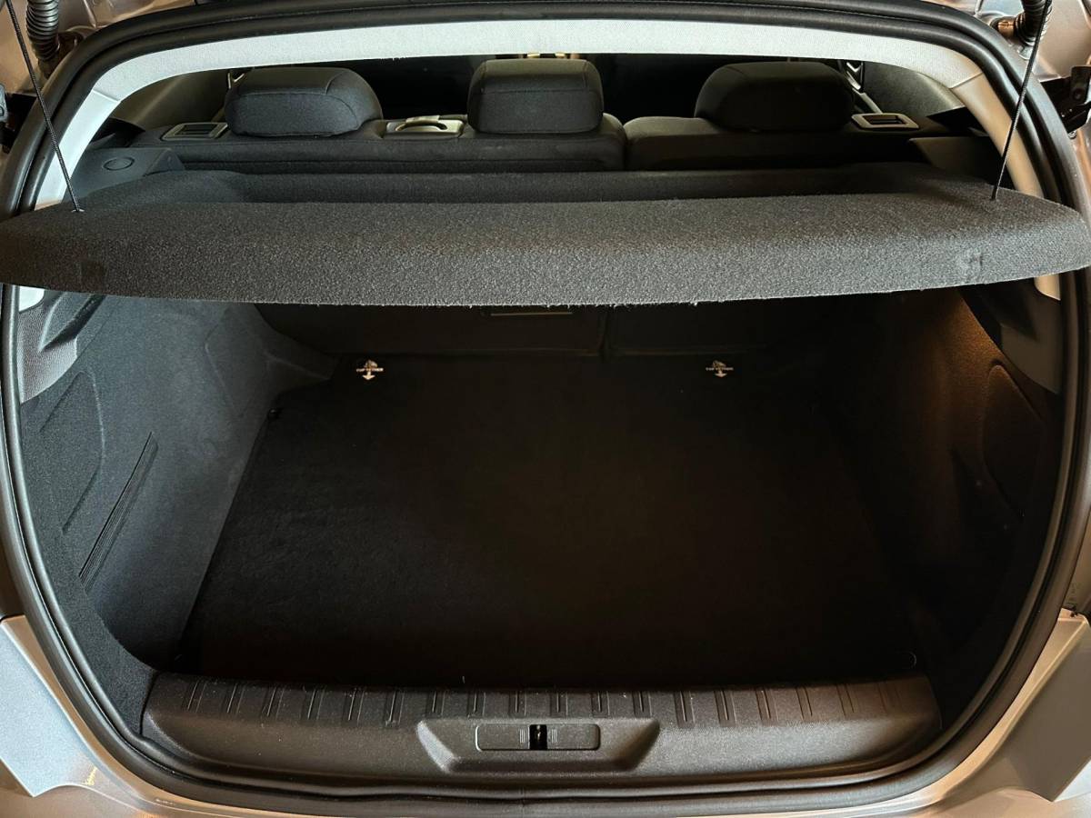 Peugeot 308 Peugeot 308 1.2 PureTech BLUE LEASE EXECUTIVE|CLIMA AIRCO|NAVIGATIE|APPLE CARPLAY+ANDROID|PANORAMADAK|LM-VELG|CRUISECONTROL|ISOFIX