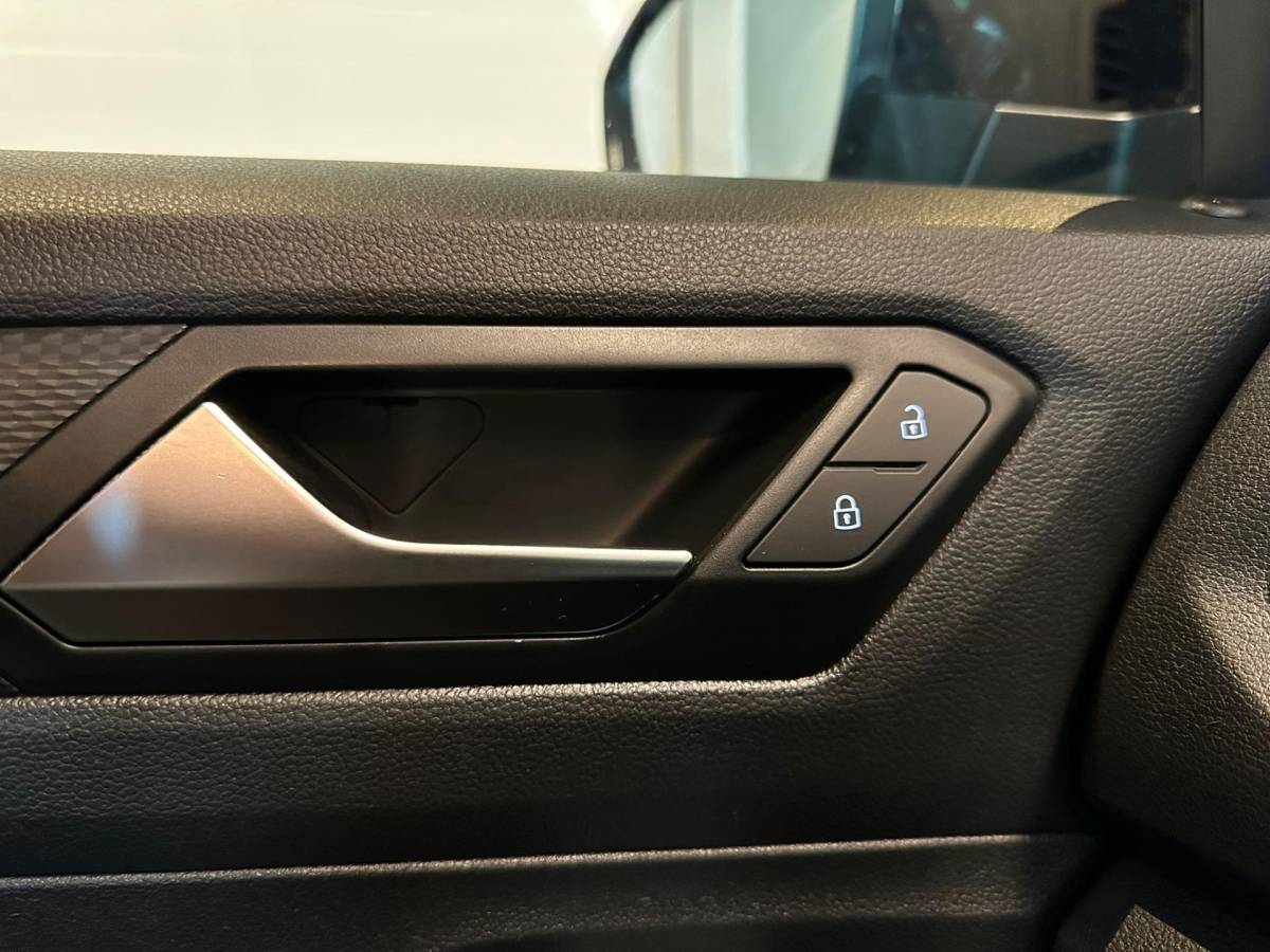 Volkswagen T-Roc Volkswagen T-Roc 1.0 TSI STYLE-uitv|CLIMA AIRCO|NAVIGATIE|CRUISE CONTROL|APPLE CARPLAY+ANDROID|ISOFIX|BLUETOOTH|LM-VELGEN|TREKHAAK