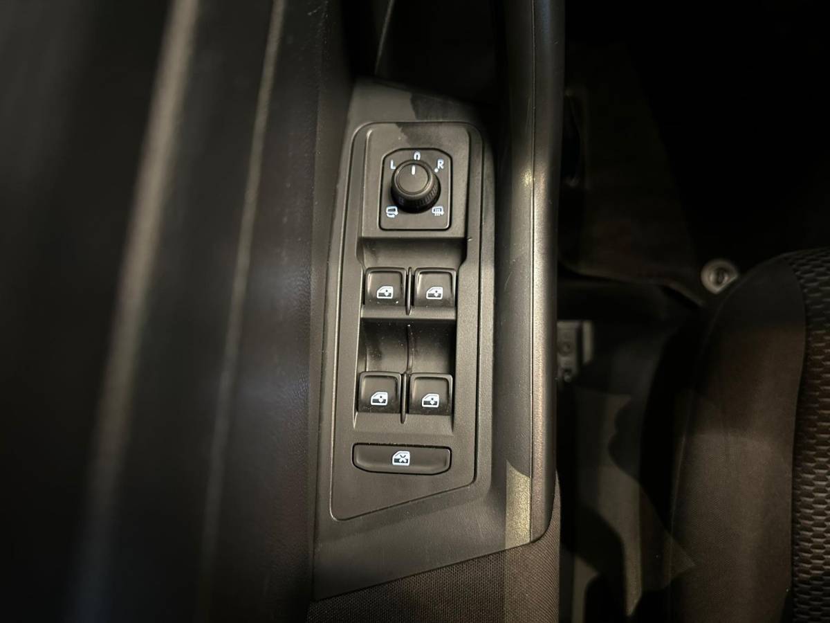 Volkswagen T-Roc Volkswagen T-Roc 1.0 TSI STYLE-uitv|CLIMA AIRCO|NAVIGATIE|CRUISE CONTROL|APPLE CARPLAY+ANDROID|ISOFIX|BLUETOOTH|LM-VELGEN|TREKHAAK