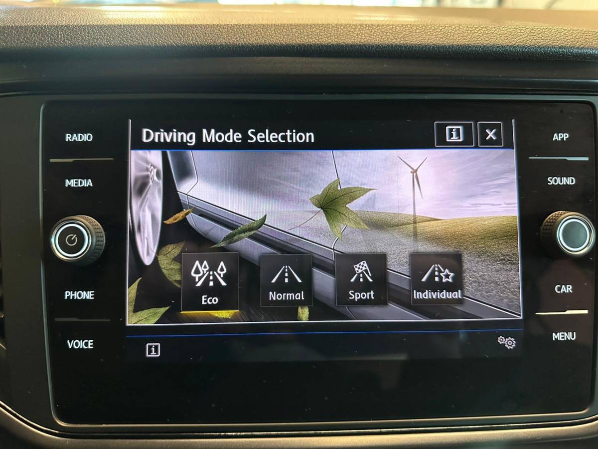 Volkswagen T-Roc Volkswagen T-Roc 1.0 TSI STYLE-uitv|CLIMA AIRCO|NAVIGATIE|CRUISE CONTROL|APPLE CARPLAY+ANDROID|ISOFIX|BLUETOOTH|LM-VELGEN|TREKHAAK