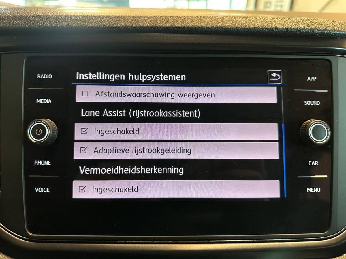 Volkswagen T-Roc Volkswagen T-Roc 1.0 TSI STYLE-uitv|CLIMA AIRCO|NAVIGATIE|CRUISE CONTROL|APPLE CARPLAY+ANDROID|ISOFIX|BLUETOOTH|LM-VELGEN|TREKHAAK