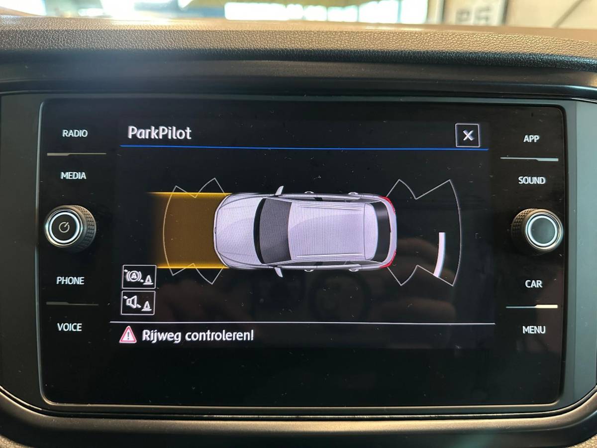 Volkswagen T-Roc Volkswagen T-Roc 1.0 TSI STYLE-uitv|CLIMA AIRCO|NAVIGATIE|CRUISE CONTROL|APPLE CARPLAY+ANDROID|ISOFIX|BLUETOOTH|LM-VELGEN|TREKHAAK