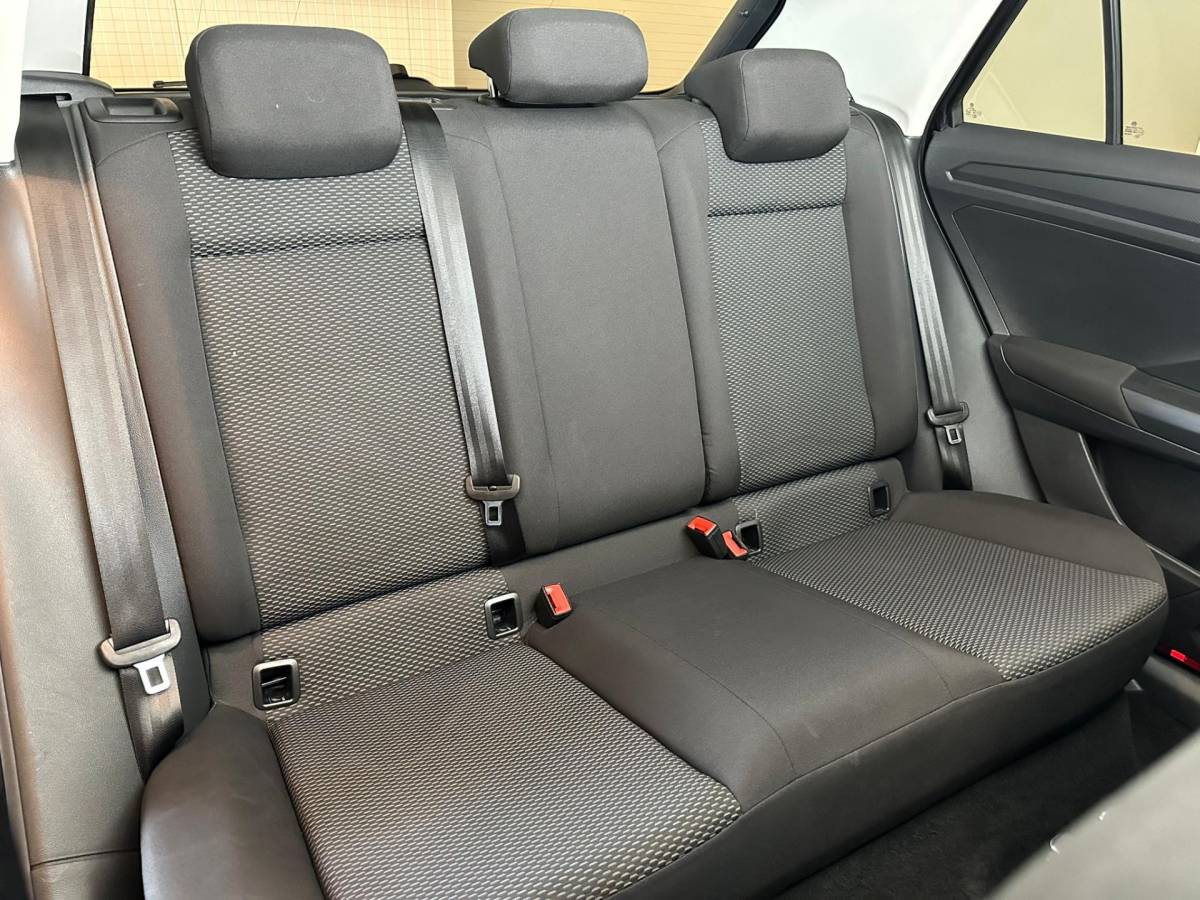 Volkswagen T-Roc Volkswagen T-Roc 1.0 TSI STYLE-uitv|CLIMA AIRCO|NAVIGATIE|CRUISE CONTROL|APPLE CARPLAY+ANDROID|ISOFIX|BLUETOOTH|LM-VELGEN|TREKHAAK