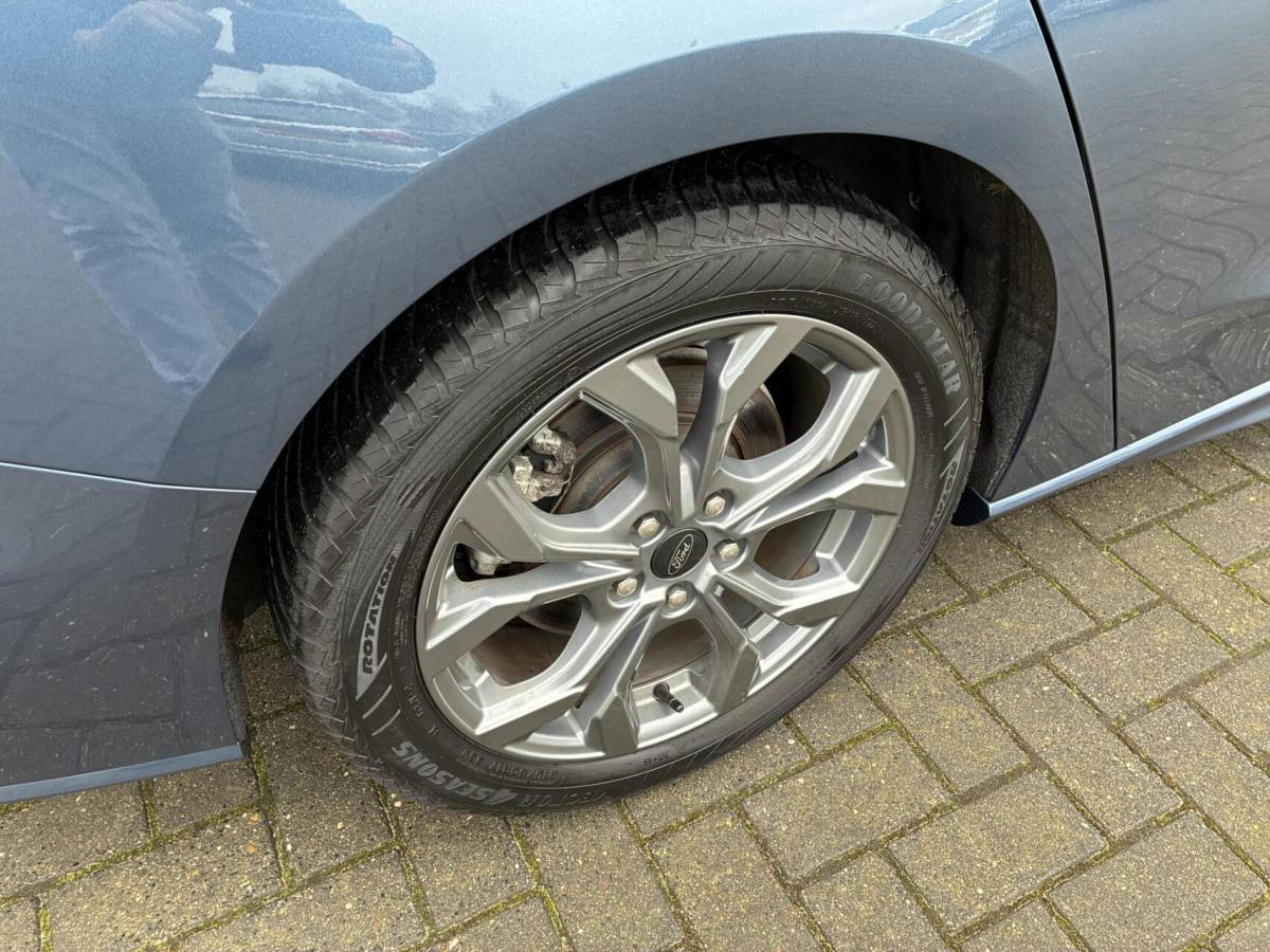 Ford Focus Ford Focus Wagon 1.0 EcoBoost Hybrid 125 PK ST-Line | NAVI | CARPLAY | WINTER PAKKET | 74000 KM!!!