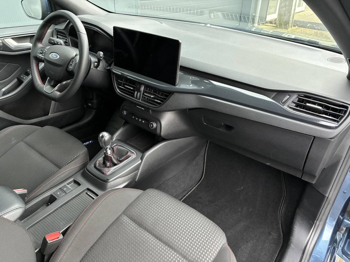 Ford Focus Ford Focus Wagon 1.0 EcoBoost Hybrid 125 PK ST-Line | NAVI | CARPLAY | WINTER PAKKET | 74000 KM!!!
